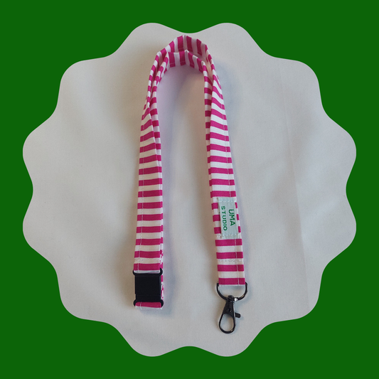 magentatwist-lyhyt-avainnauha-turvalukolla-short-lanyard-recycled-cotton